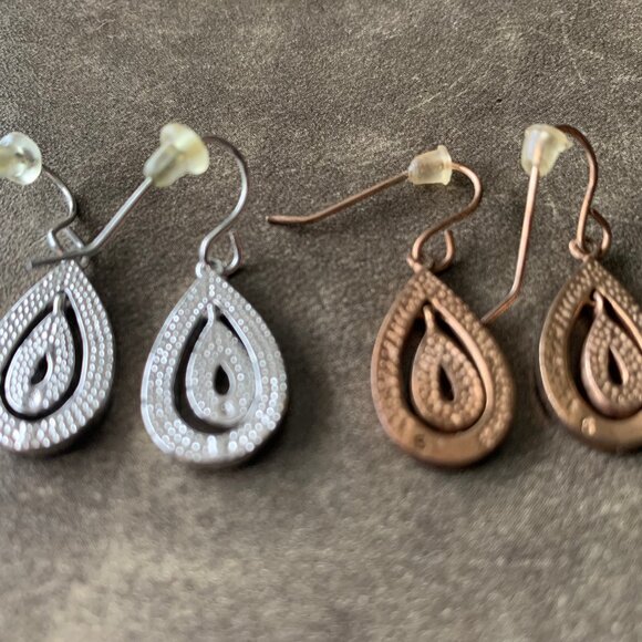 2 Pair Teardrop Earrings Faux Gems - Picture 7 of 7
